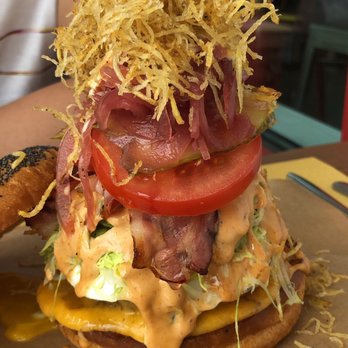 La Fermata - Burger - Bars Near Me - Lugano, TI