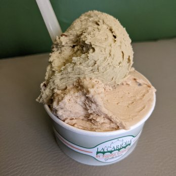 La Carraia 2 - Hazelnut and pistachio at La Carraia, Firenze - Ice Cream & Frozen Yogurt Near Me - Florence, FI
