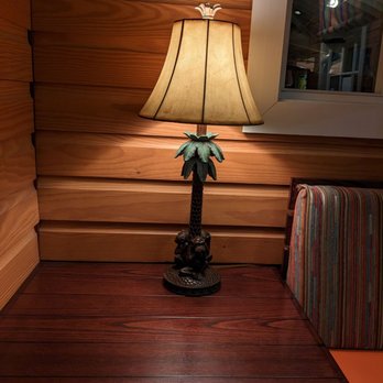 Bahama Breeze - Lamp in the waiting area - Bars Near Me - Tukwila, Washington