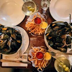 AOC East - Moules Marinieres au Vin Blanc