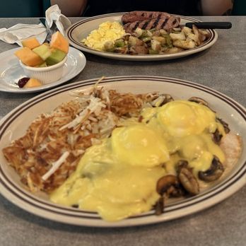 Peter's Cafe - American Near Me - Millbrae, California