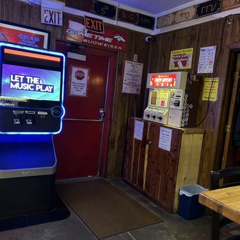 Hitchin' Post Saloon - n arcade machine - Burgers Near Me - Brady, Nebraska
