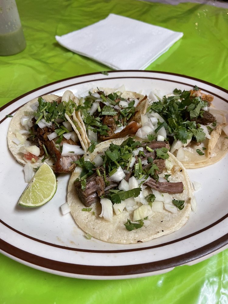Food from Tacos Cecy