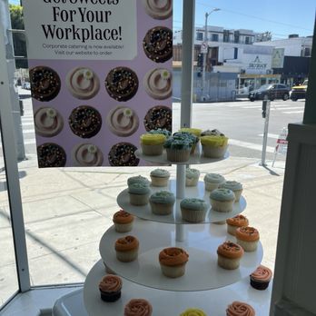Magnolia Bakery - Display - Bakeries Near Me - Los Angeles, California Magnolia Bakery - Display - Bakeries Near Me - Los Angeles, California