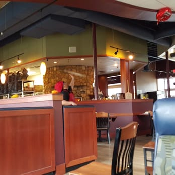 Farrelli's Pizza - The Chef Putting On A Show For A Local Girl Scout troop - Pizza Near Me - Dupont, Washington