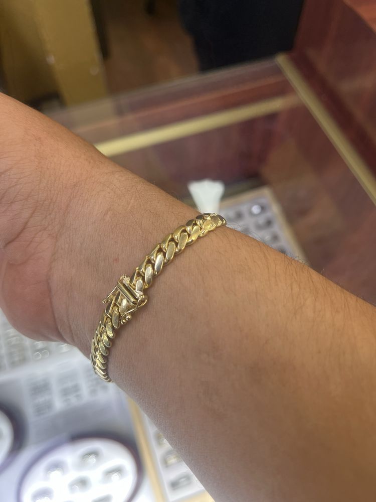 JEWELRY BOX OUTLET Updated October 2024 20 Reviews 5000 Katy