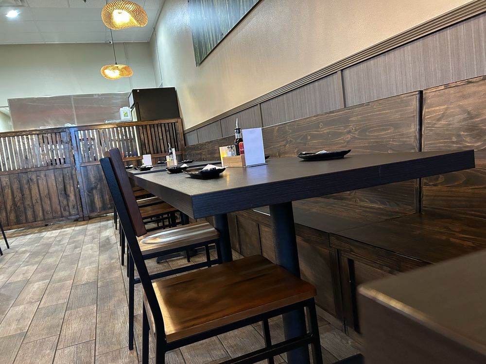 Basil Vegan Thai & Sushi - Photo 2