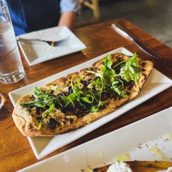Vinocruz - Mushroom flatbread - Wine Bars Near Me - Soquel, California Vinocruz - Mushroom flatbread - Wine Bars Near Me - Soquel, California
