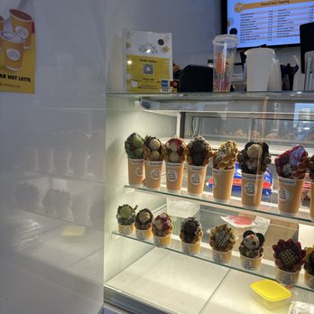 Golden Bubbles - Waffles Near Me - Toronto, Ontario