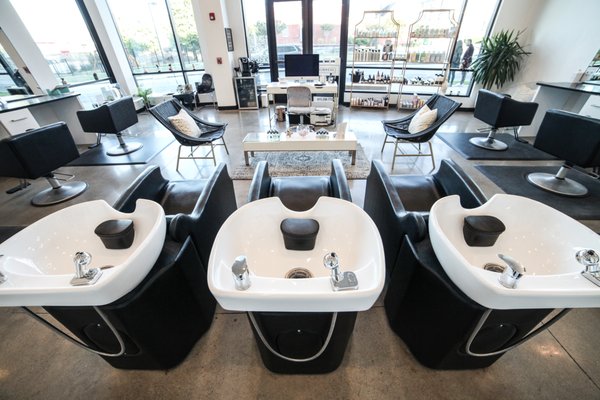 Surreal Beauty Nashvillle | Barber | Blowout Bar by null