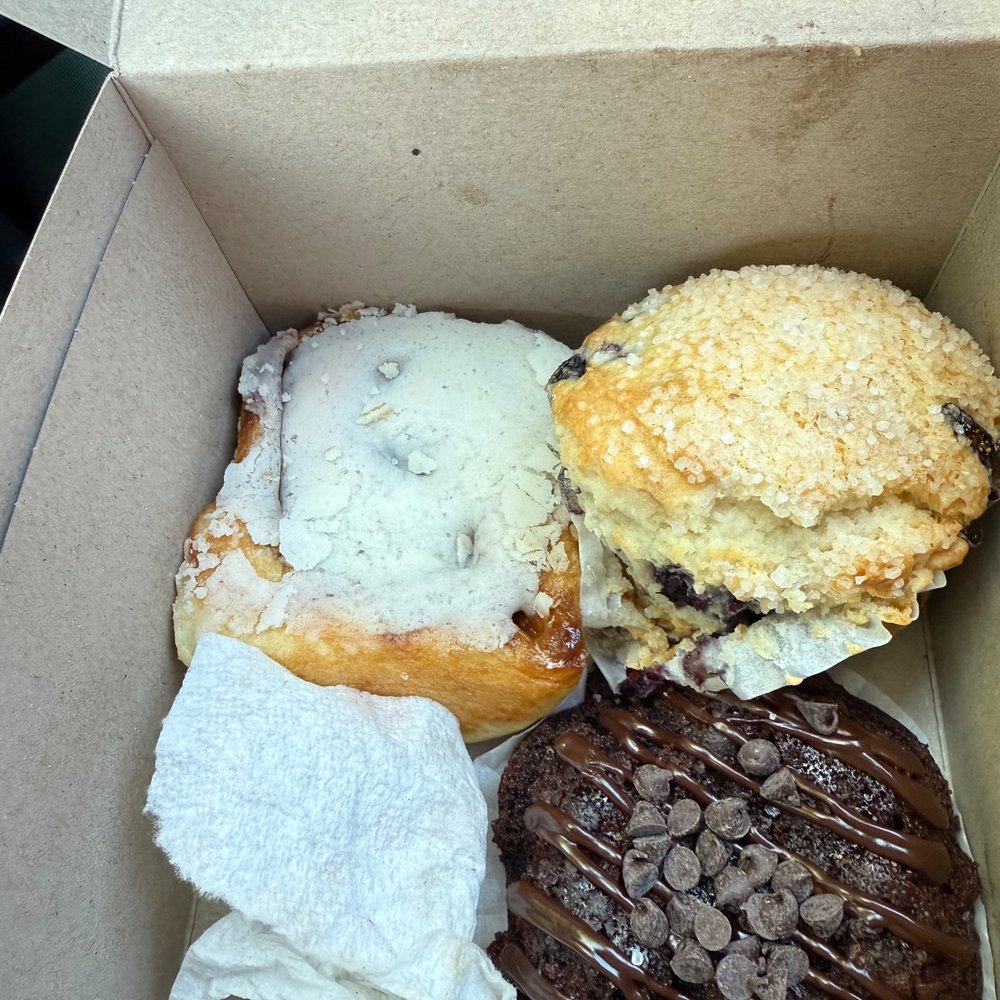 North River Bakery - Baked goods: cinnamon roll, blueberry muffin, chocolate I forget what. - Bakeries Near Me - Whitingham, Vermont North River Bakery - Baked goods: cinnamon roll, blueberry muffin, chocolate I forget what. - Bakeries Near Me - Whitingham, Vermont