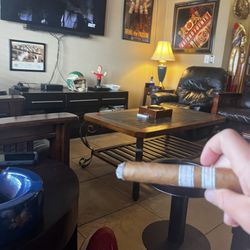 Ocean Cigars - Lounge area