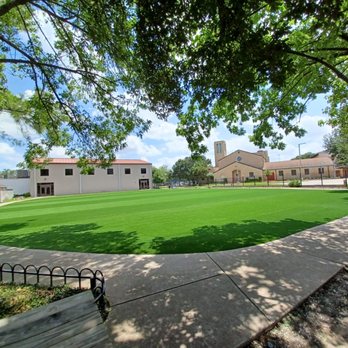 SYNLawn Houston - The Post Oak School in Bellaire, TX - Featuring alternating strips of SYNSport athletic field turf - Artificial Turf Near Me - Cypress, Texas SYNLawn Houston - The Post Oak School in Bellaire, TX - Featuring alternating strips of SYNSport athletic field turf - Artificial Turf Near Me - Cypress, Texas