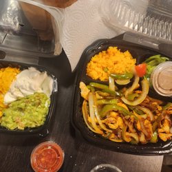 Casa Blanca Mexican Restaurant - North Billerica - Chicken fajita entree