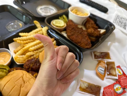Dave's Hot Chicken by null
