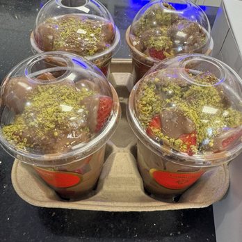 Le Mirage Pastry - Dubai Chocolate Strawberries - Desserts Near Me - Anaheim, California