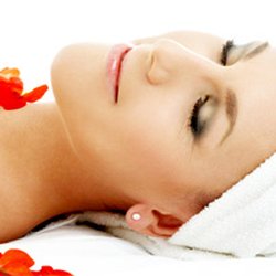 Pari’s Medspa - Shower Me Roses Facial