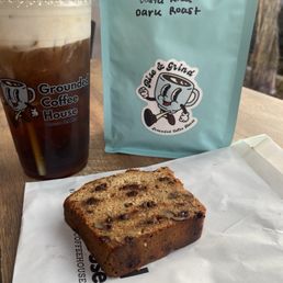Ordered the cold brew with SF foam cold top and banana bread--both were excellent. Ordered the cold brew with SF foam cold top and banana bread--both were excellent.