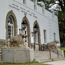 US Post Office - Two cool three-ton Indiana-limestone grizzly-bear sculptures at the entrance :-)