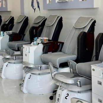 Queen Nails & Spa - So comfortable! - Nail Salons Near Me - Auburn, Alabama