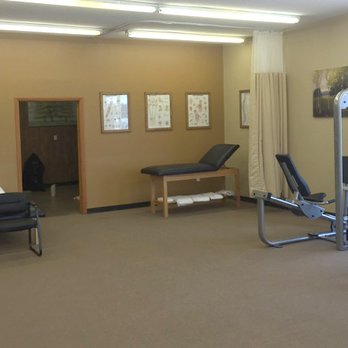 ApexNetwork Physical Therapy - Physical therapy treatment area - Physical Therapy Near Me - Beardstown, Illinois ApexNetwork Physical Therapy - Physical therapy treatment area - Physical Therapy Near Me - Beardstown, Illinois