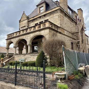 Boggs Mansion - The front of the mansion. - Bed & Breakfast Near Me - Pittsburgh, Pennsylvania Boggs Mansion - The front of the mansion. - Bed & Breakfast Near Me - Pittsburgh, Pennsylvania