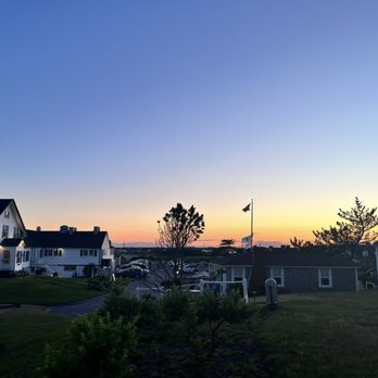 Lighthouse Inn - Bed & Breakfast Near Me - West Dennis, Massachusetts