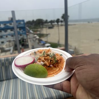 Amigos Birria Tacos - Food Trucks Near Me - Venice Beach, California