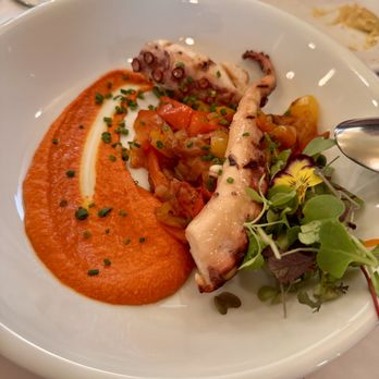 L'Express - Octopus - French Near Me - Montreal, Quebec L'Express - Octopus - French Near Me - Montreal, Quebec