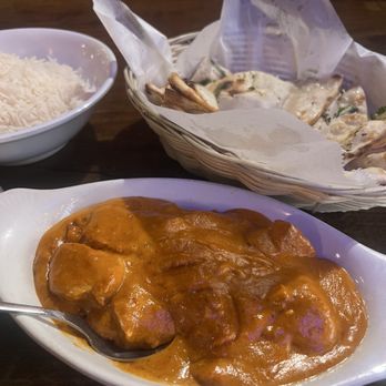 Tara's Himalayan Cuisine - Chicken Tikka Masala and Garlic Naan - Himalayan/Nepalese Near Me - Los Angeles, California Tara's Himalayan Cuisine - Chicken Tikka Masala and Garlic Naan - Himalayan/Nepalese Near Me - Los Angeles, California