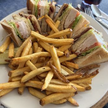 Izzy's Cafe - Club house sandwich with fries - Barbeque Near Me - El Cajon, California