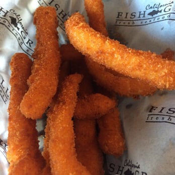 California Fish Grill - Fried Calamari: super meaty, almost tastes like you're eating mozzarella sticks!! - Seafood Near Me - Brea, California