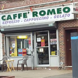 Cafe Romeo - Outdoor seating.