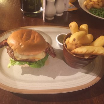 Fire Crest - 7oz burger with thick cut bacon and triple cooked chips - Pubs Near Me - Aylesbury, BKM Fire Crest - 7oz burger with thick cut bacon and triple cooked chips - Pubs Near Me - Aylesbury, BKM