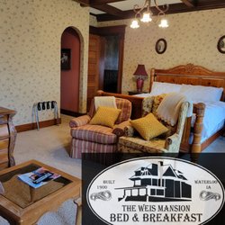 The Weis Mansion - Victoria Chamber