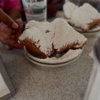 Cafe Du Marche - Hotels Near Me - New Orleans, Louisiana Cafe Du Marche - Hotels Near Me - New Orleans, Louisiana