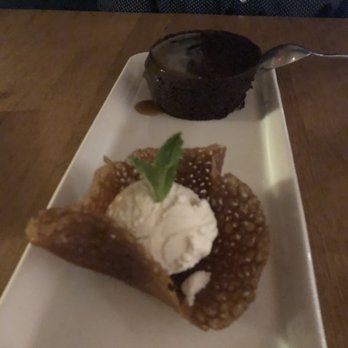 Earls Kitchen + Bar - Molten lava cake! So yummy! - New American Near Me - Orlando, Florida