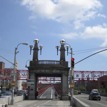 Williamsburg Bridge - Landmarks & Historical Buildings Near Me