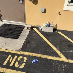 Quality Inn - Garbage out for days