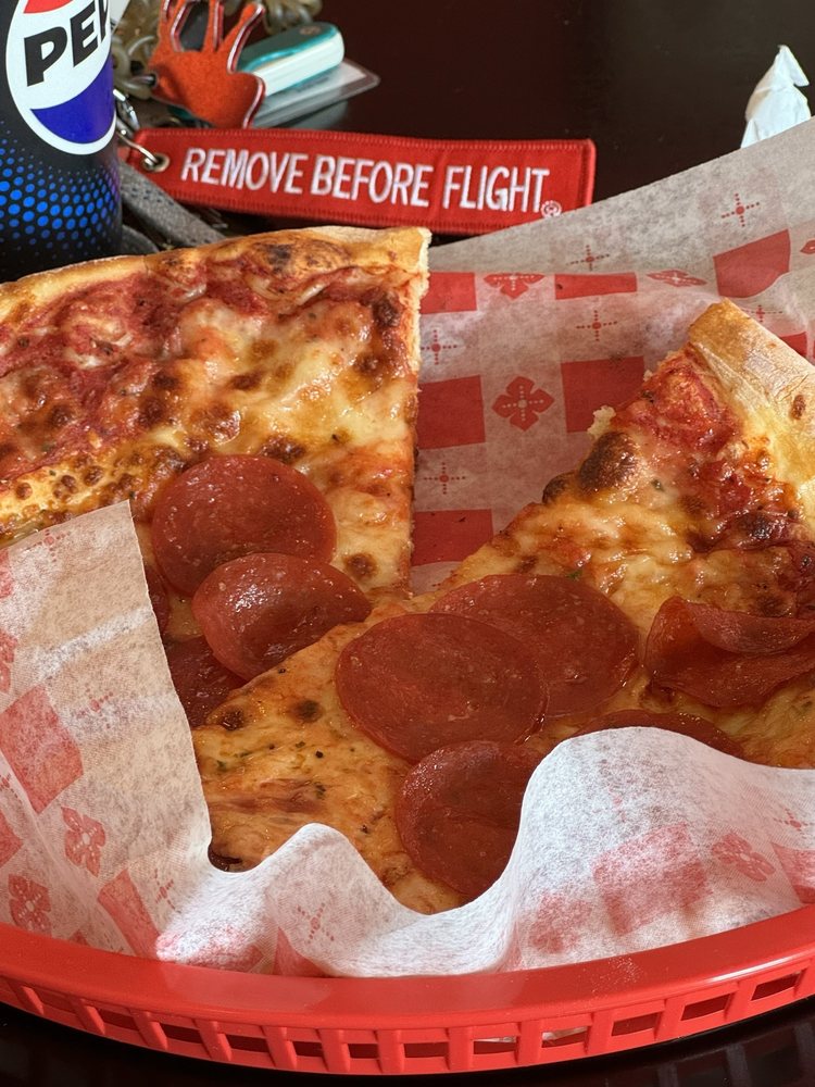 Food from Leonardo's Pizza Parlor