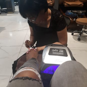 M. Vince' Nail Spa - Pedi time with the infamous Lee - Nail Salons Near Me - Fort Wayne, Indiana