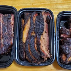 Soul & Smoke - 1lb spare ribs 1lb brisket 1lb rib tips