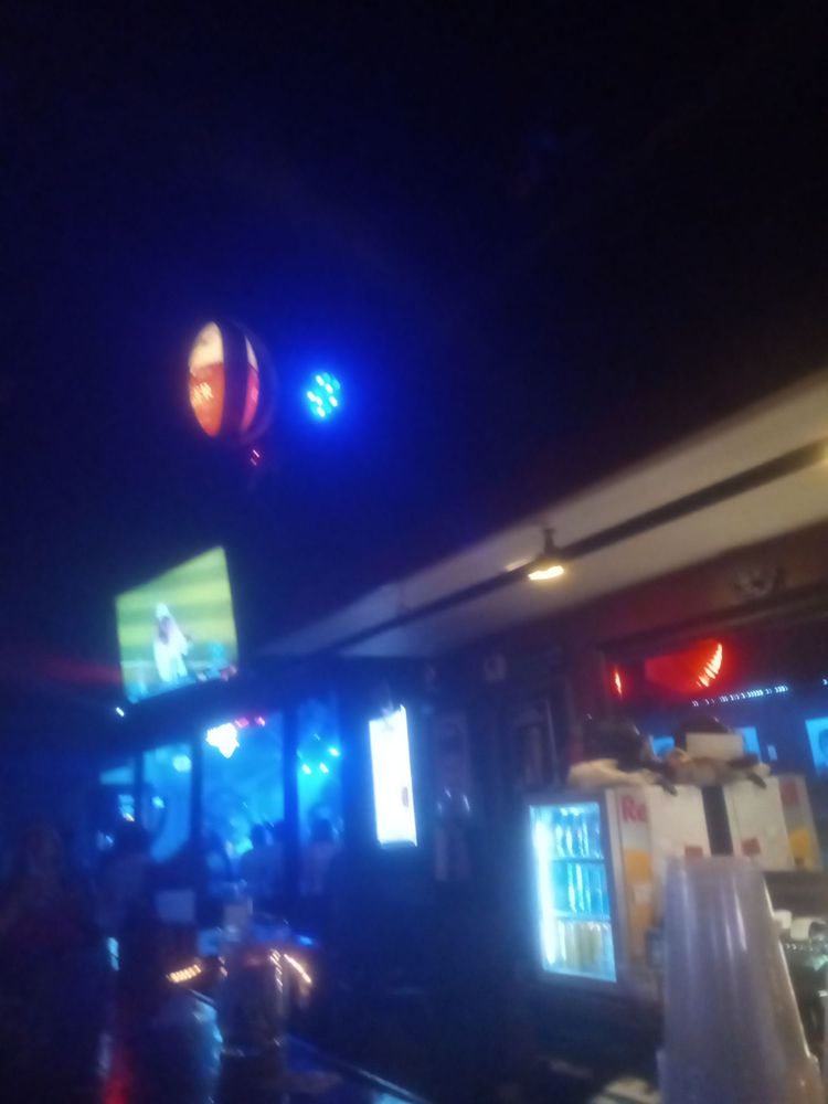 VEET’S Updated October 2024 42 Photos & 33 Reviews 66 S Royal St