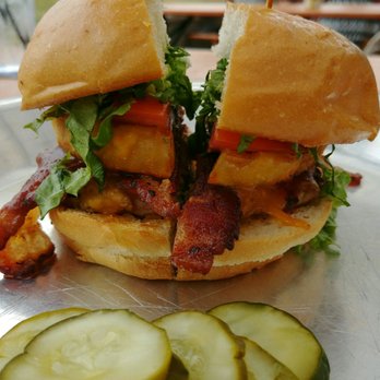 Rodeo Goat - Brad Sham burger (meat substituted with turkey) - Burgers Near Me - Dallas, Texas Rodeo Goat - Brad Sham burger (meat substituted with turkey) - Burgers Near Me - Dallas, Texas