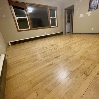 Molitor Traditional Flooring - Living room - Flooring Near Me Molitor Traditional Flooring - Living room - Flooring Near Me