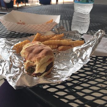Keepin Up With The Jones's - Food Trucks Near Me - Cedar Rapids, Iowa