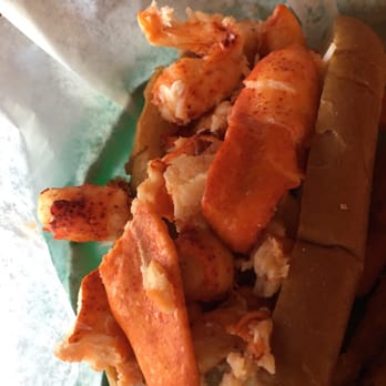 Rustic Cafe - Lobster roll - Music Venues Near Me - East Lyme, Connecticut