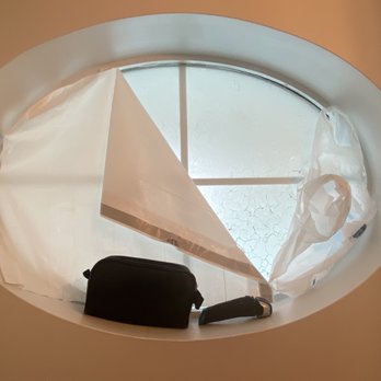 Siebert Realty - Designer "garbage bag" curtains - Vacation Rentals Near Me - Virginia Beach, Virginia