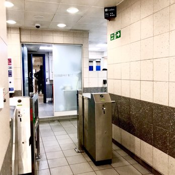 London Waterloo Station - 12/5/2018:  WTH???  NO WAY, REALLY????  Beyond obtusely inhumane! - Train Stations Near Me - Lambeth, XGL