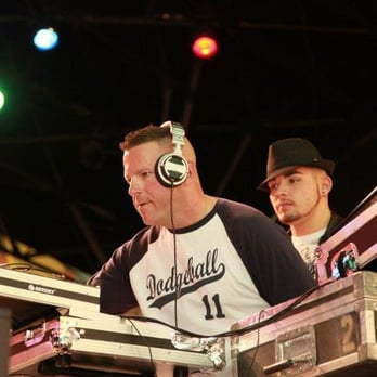 Battle One Media & Entertainment - Rob Diehl at a show on Freemont Street in Las Vegas, NV - DJs Near Me Battle One Media & Entertainment - Rob Diehl at a show on Freemont Street in Las Vegas, NV - DJs Near Me